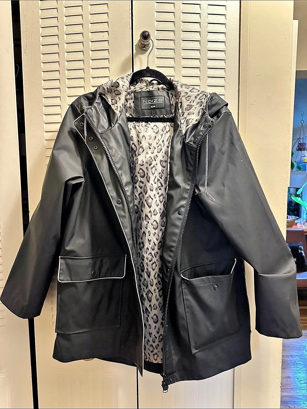 NOIZE Hooded Raincoat in Black & Gray Size XL